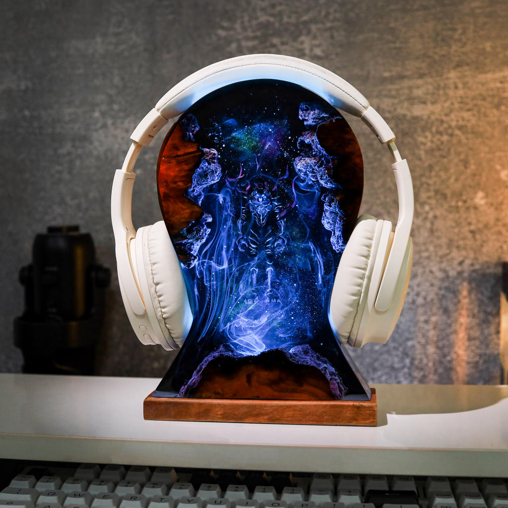 Beru Solo Leveling Headphone Stand