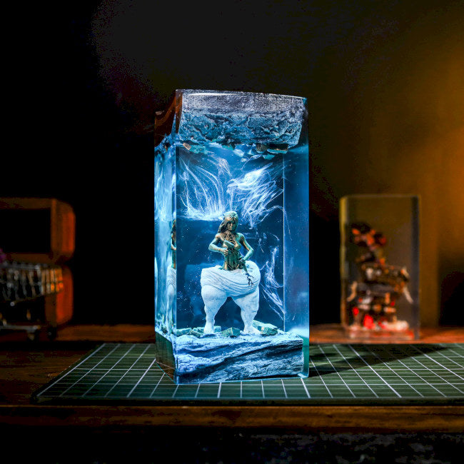 Self-Made Women Statue Night Light