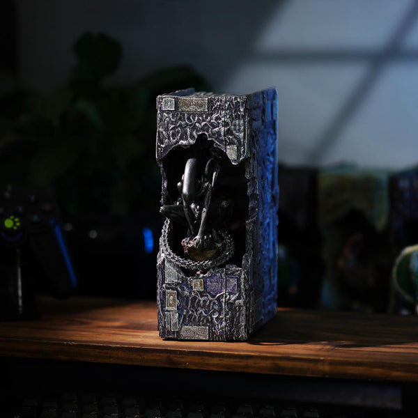 Alien Xenomorph Book Nook