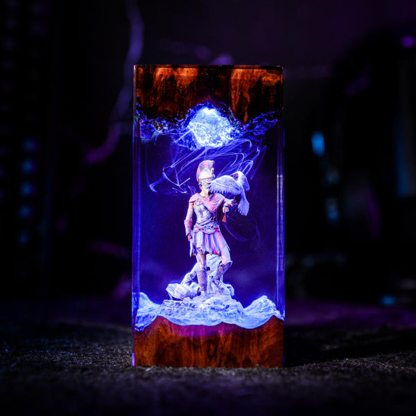 Kassandra Assassin's Creed and Eagle Lamp