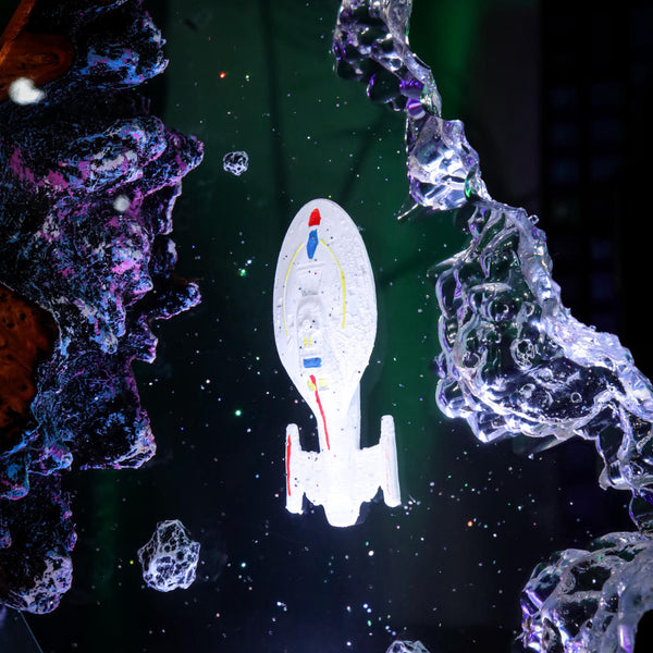 USS Voyager Star Trek Lamp